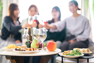 京都市で安いレンタルスペースで女子会を楽しむならエムスペース|エムスペース